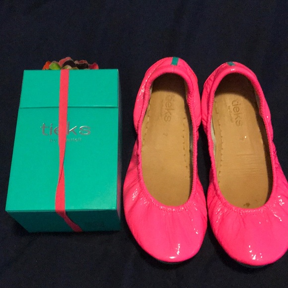 Tieks Shoes - Tieks pop pink flats